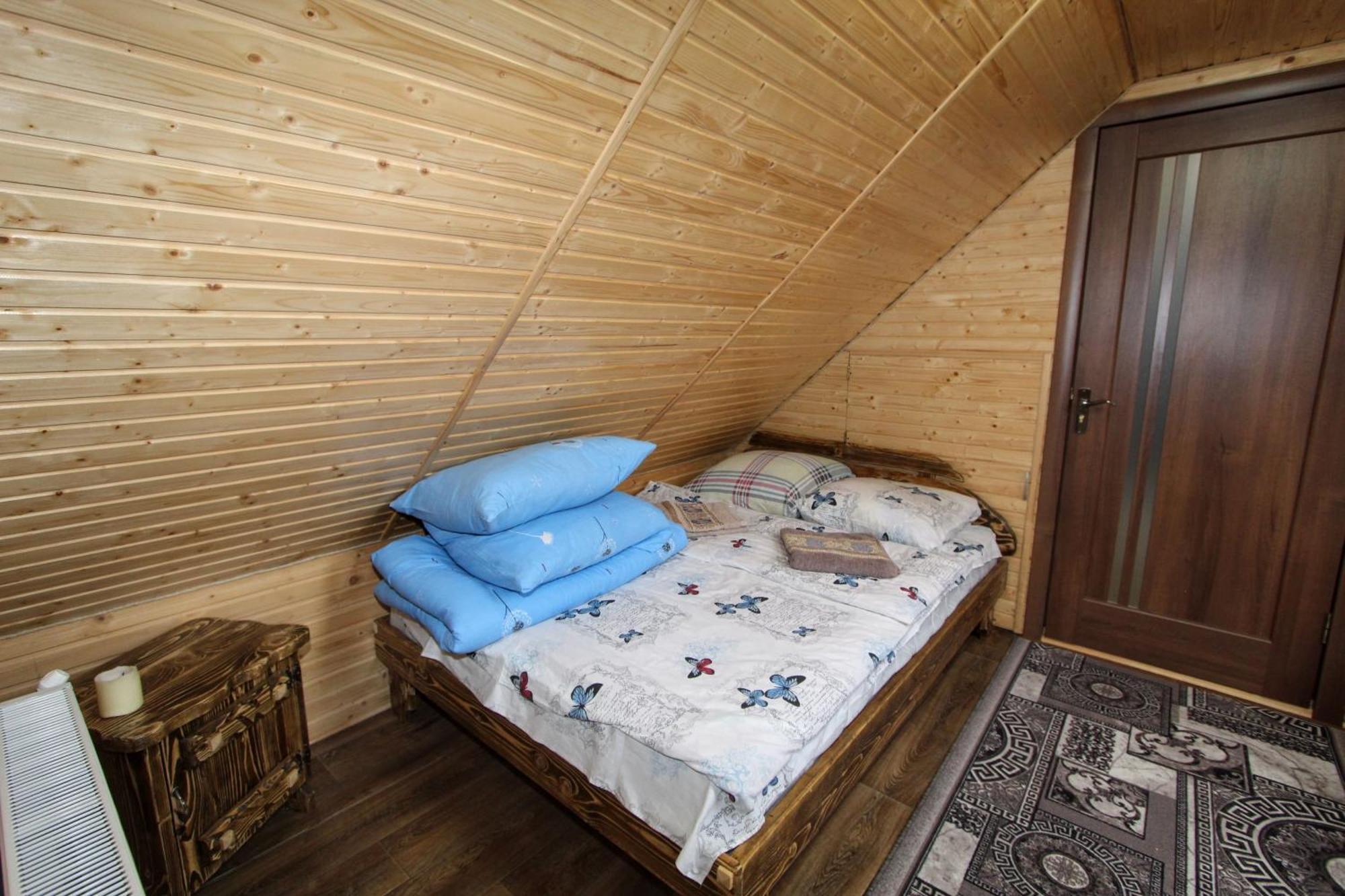 "Лісова Ягода" Yablunytsia Oda fotoğraf